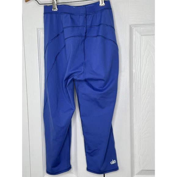 ALO COOLFIT Yoga Electric Blue Capri Leggings Medium Small‎ - Picture 3 of 11